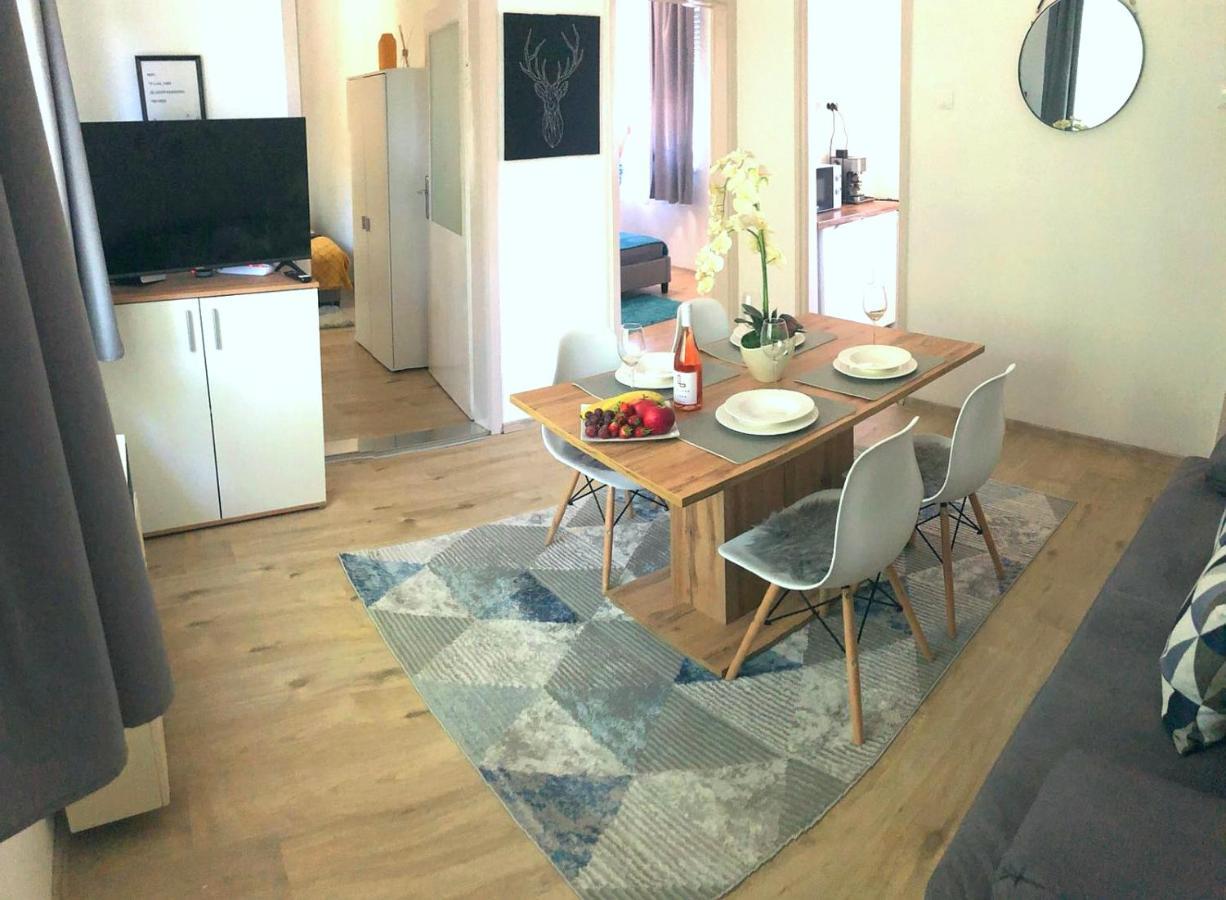 Belvarosi Lux Apartman Vasarosnameny Exterior photo